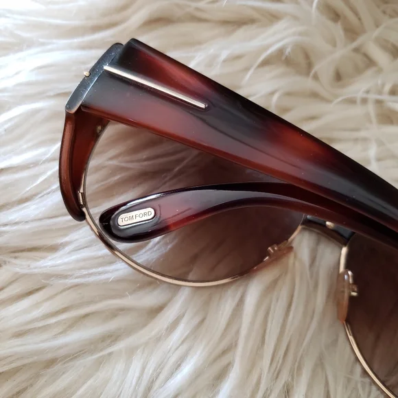 TOM FORD - Sunglasses & case